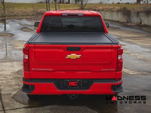 Chevrolet Silverado 1500 Retractable Bed Cover - Powered - 5'10" Bed